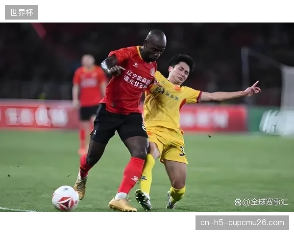 升班马辽宁铁人队中锋姆本扎表现优异，主场力克卫冕冠军上海海港。
